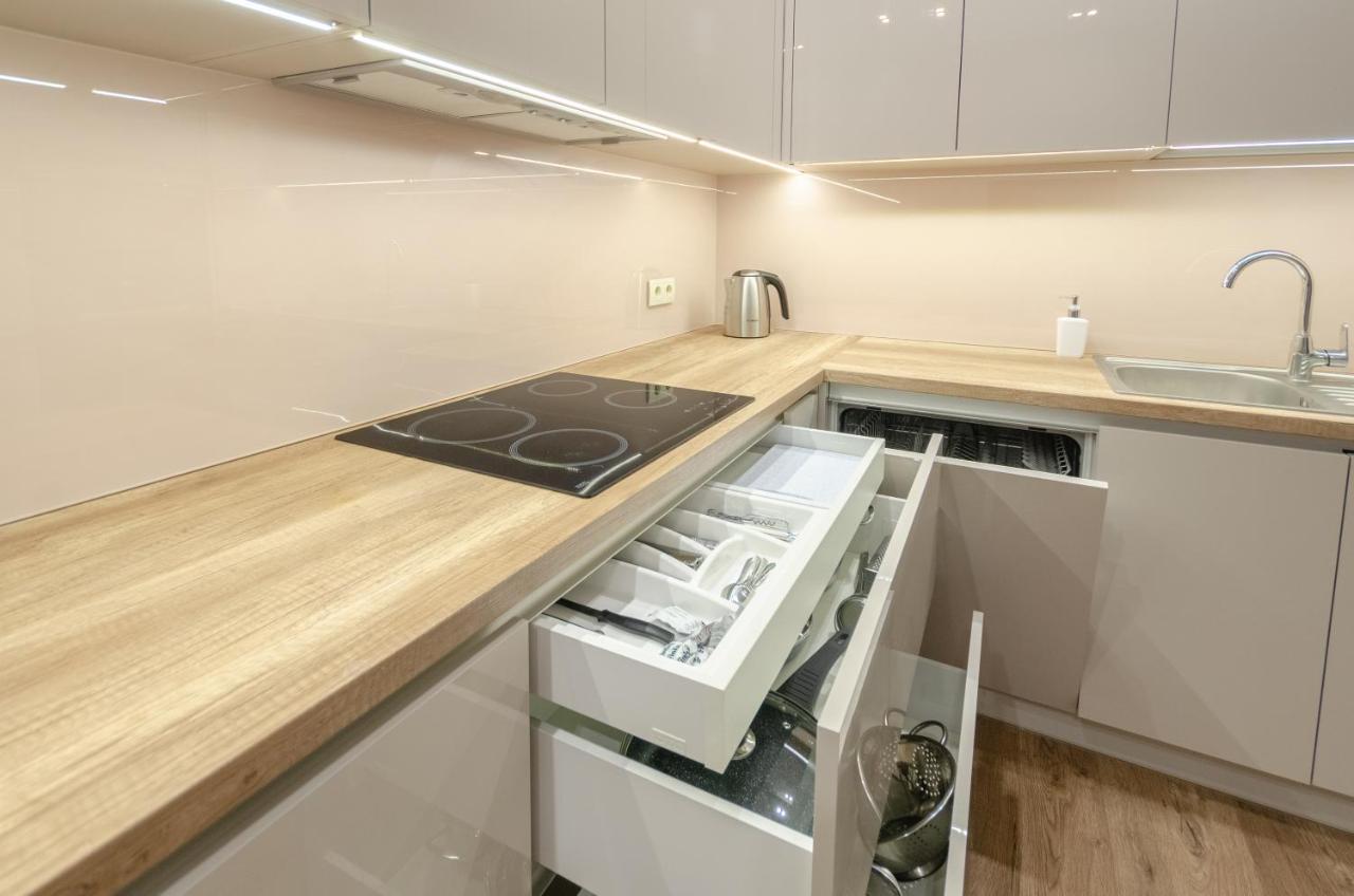 Petrovdom Apartment 77-94-59 In Rc Tetris Hall, Dilova Street 1-2 Kiev Ngoại thất bức ảnh