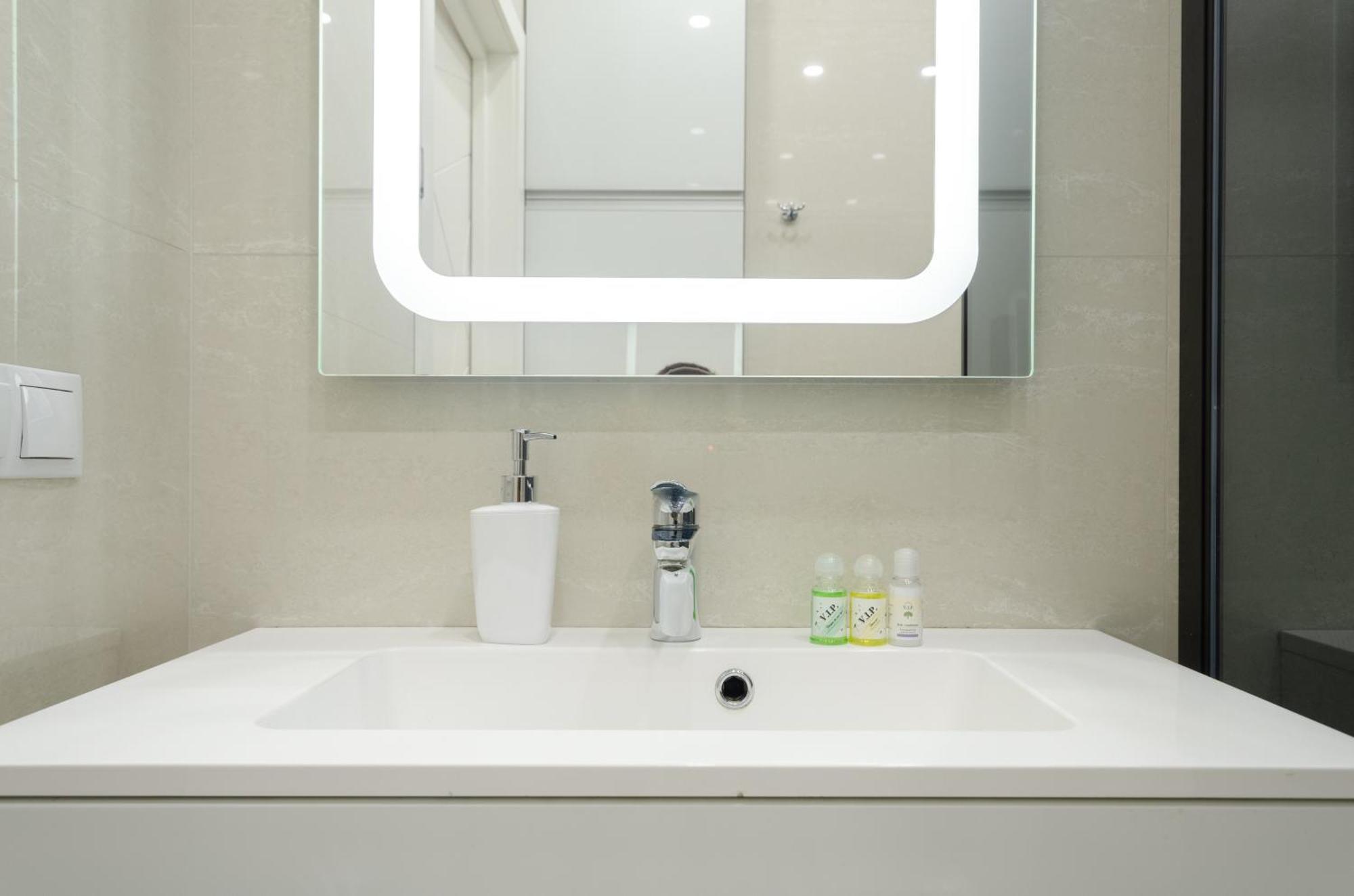 Petrovdom Apartment 77-94-59 In Rc Tetris Hall, Dilova Street 1-2 Kiev Ngoại thất bức ảnh